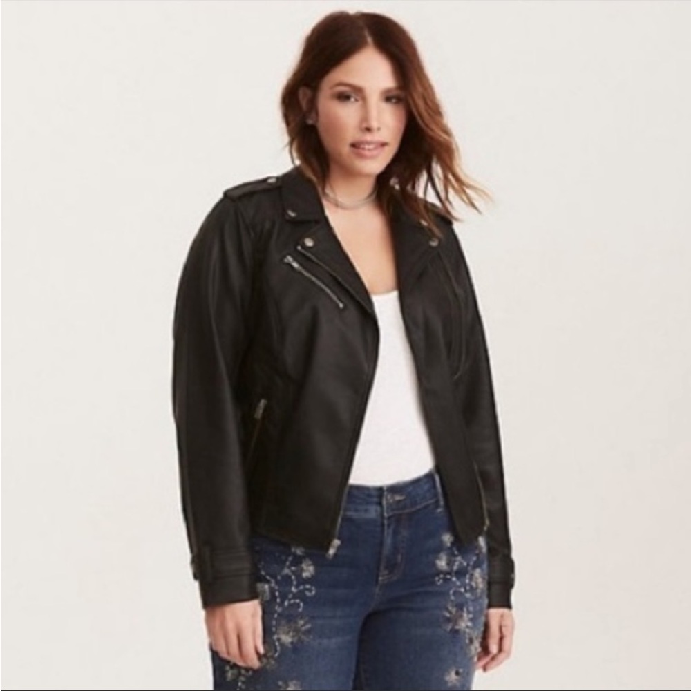 Torrid ZIPPER FAUX LEATHER MOTO JACKET
plus size 3x women